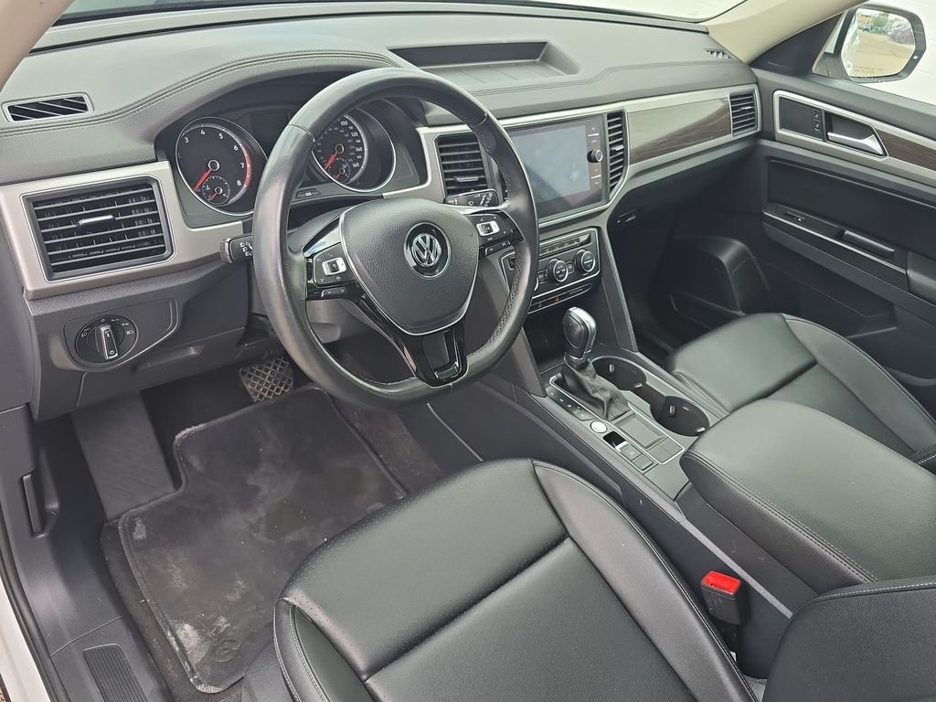 Used 2019 White Volkswagen 3.6L V6 SE image 10