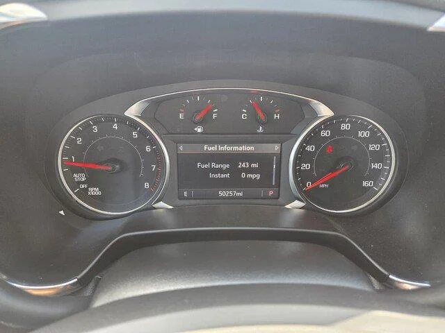 Used 2025 Summit White Chevrolet LT image 17