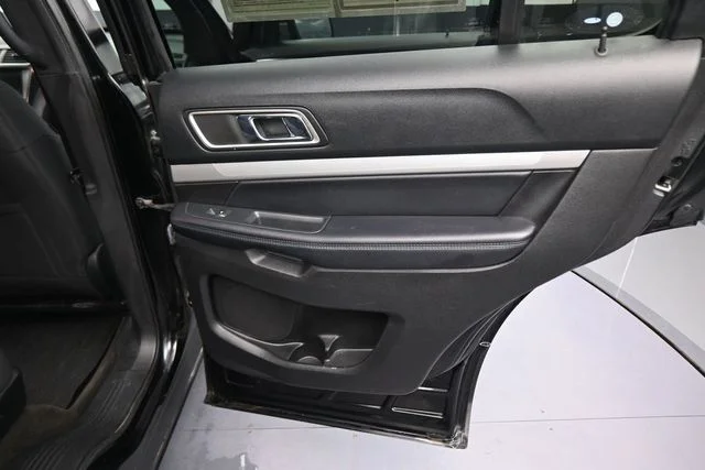 Used 2017 Black Ford XLT image 23