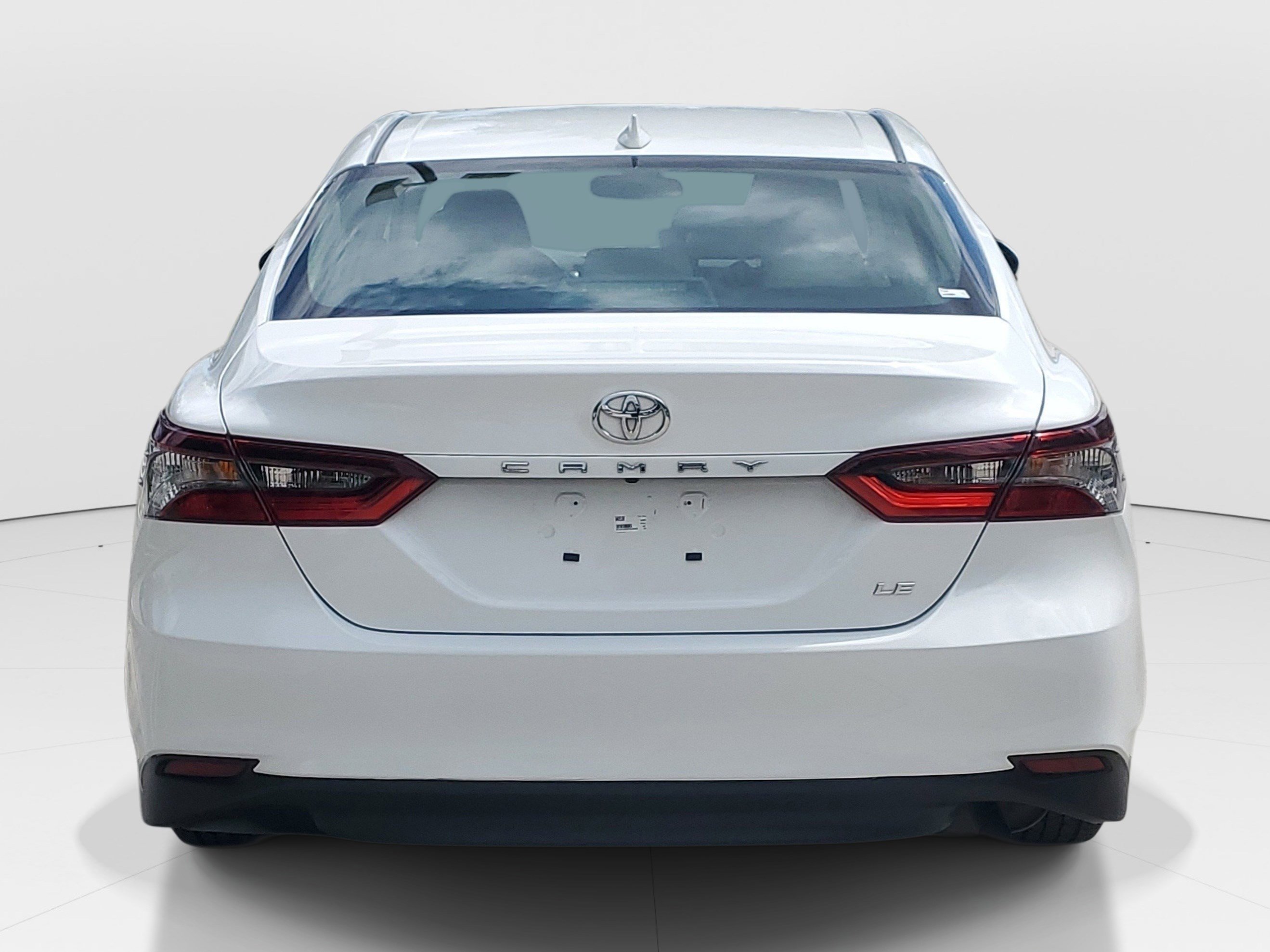 Used 2023 Ice Toyota LE image 4