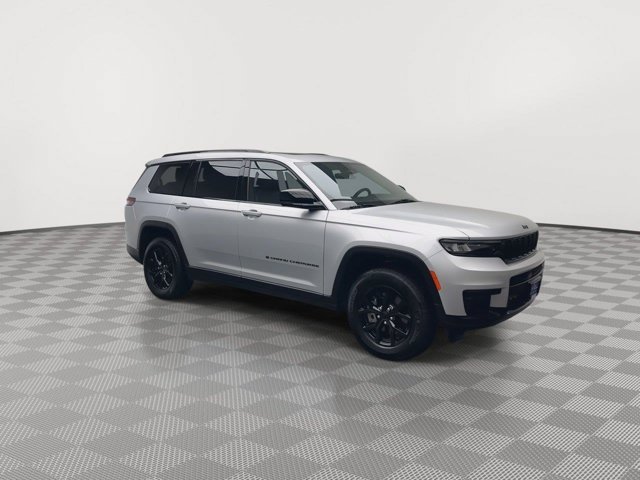 Used 2025 Silver Zynith Jeep Altitude X image 35