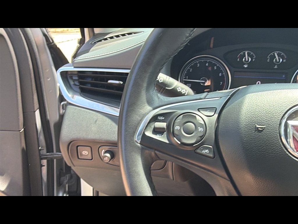 Used 2021 Includes Spectra Gray lower exterior accent color.) Buick Essence image 13