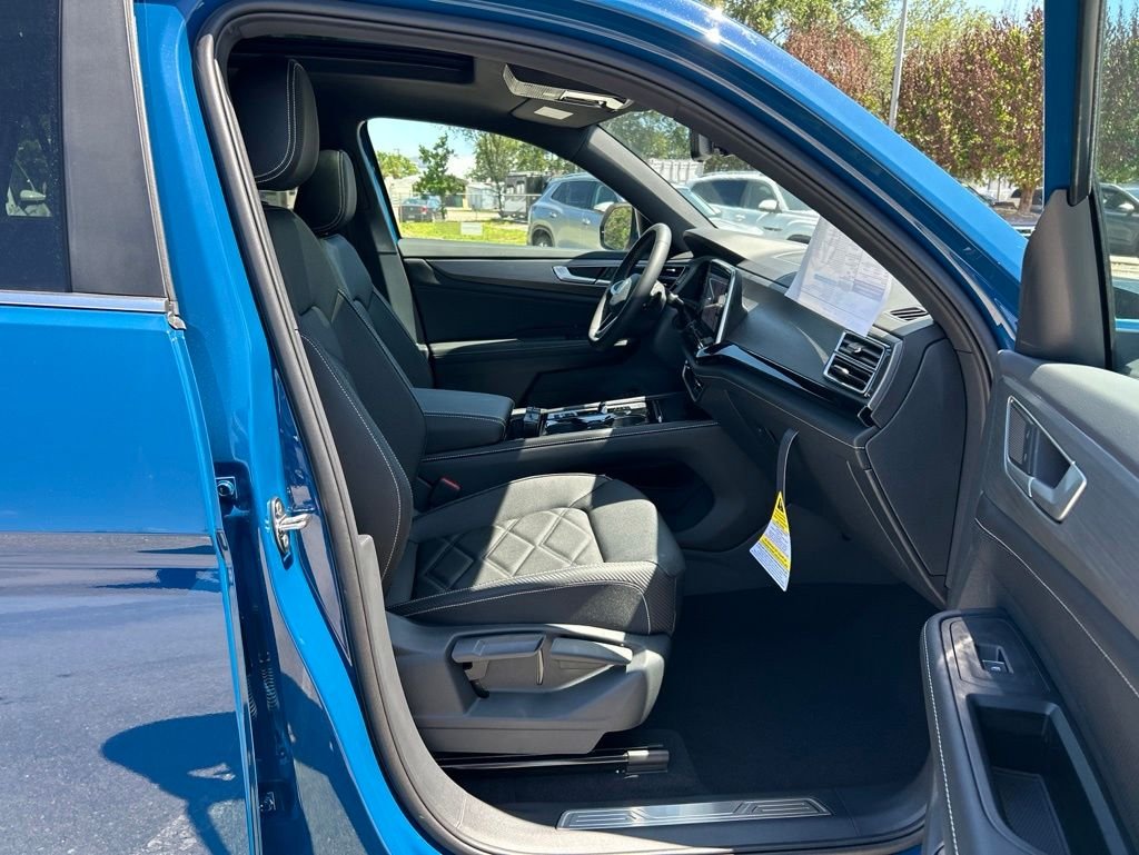 New 2026 Blue Volkswagen 2.0T SE w/Technology image 43