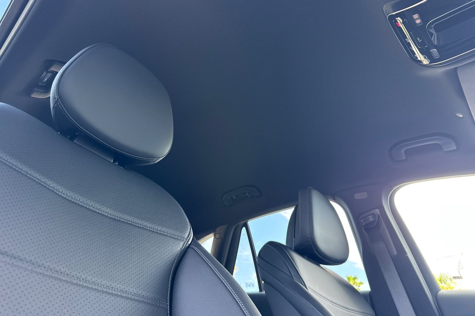 New 2026 MANUFAKTUR Alpine Grey Mercedes-Benz GLC 300 image 34