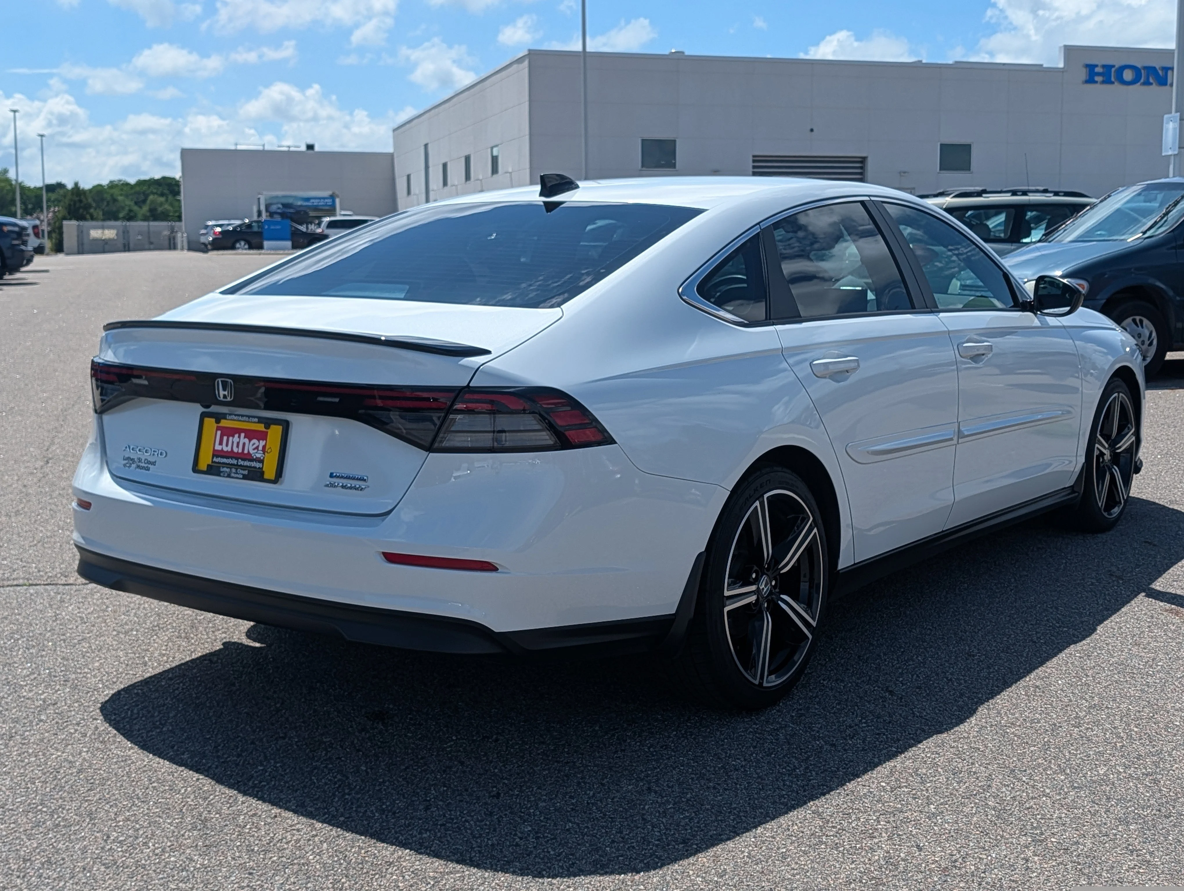 Used 2024 Platinum White Pearl Honda Sport image 4