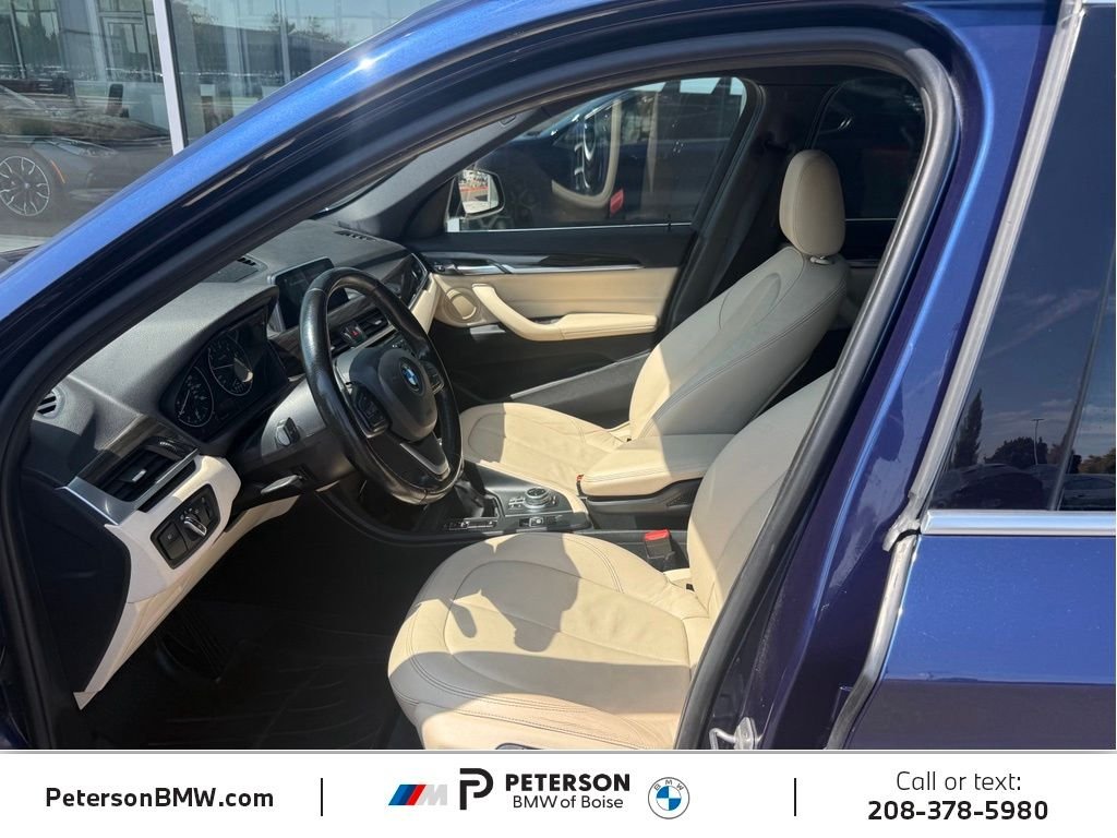 Used 2018 Blue BMW xDrive28i image 12