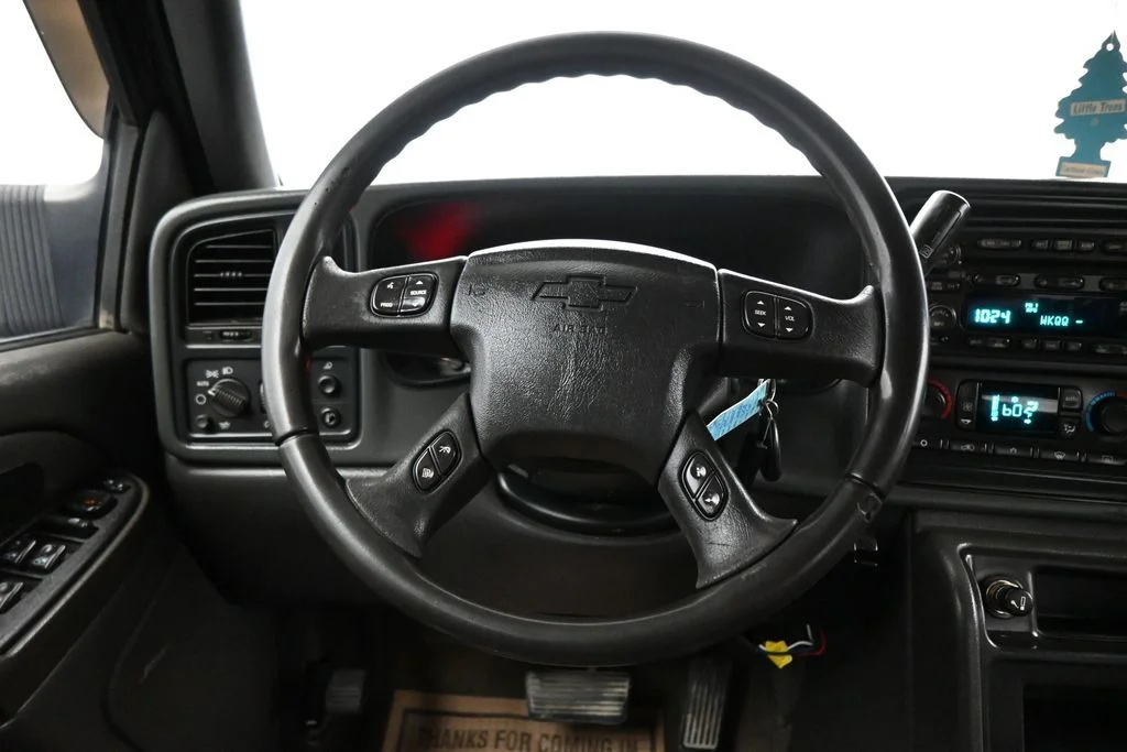 Used 2005 Red Chevrolet LT image 15
