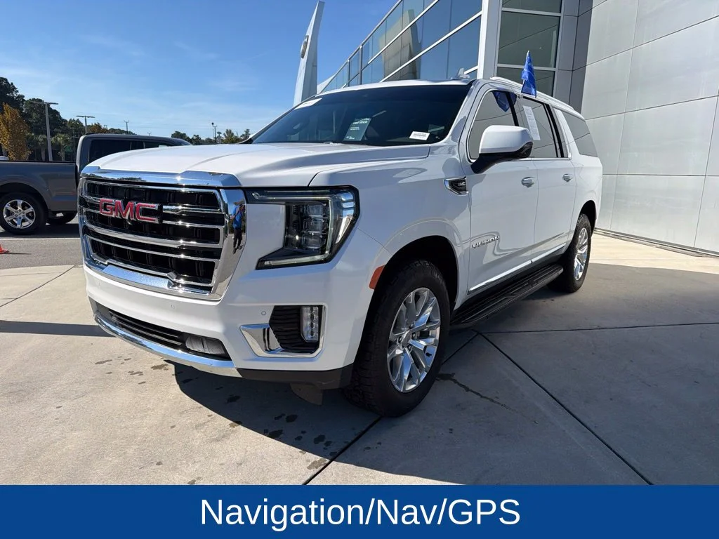 Used 2023 White GMC SLT image 4