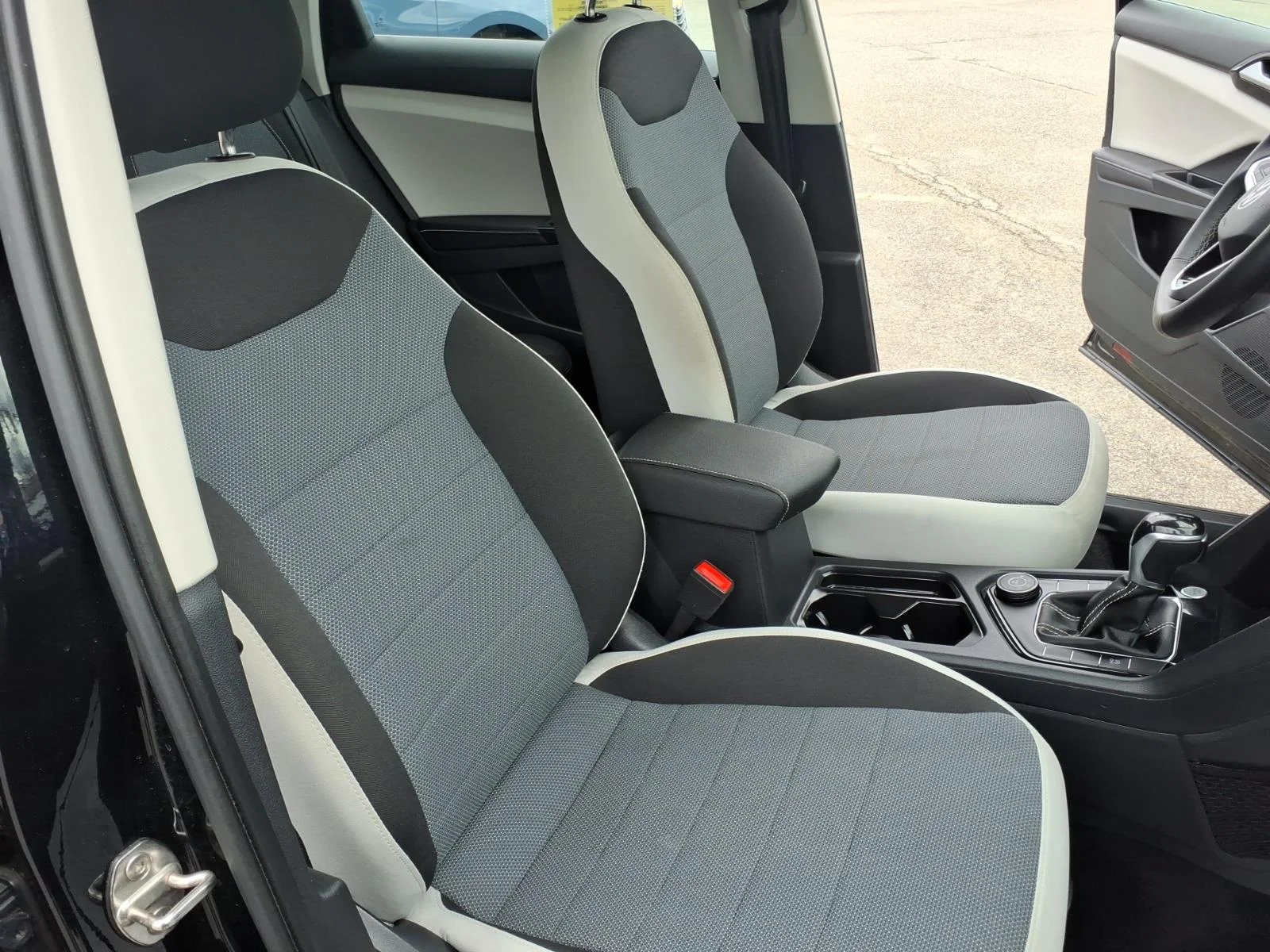 Used 2025 Platinum Gray Volkswagen 1.5T S image 17