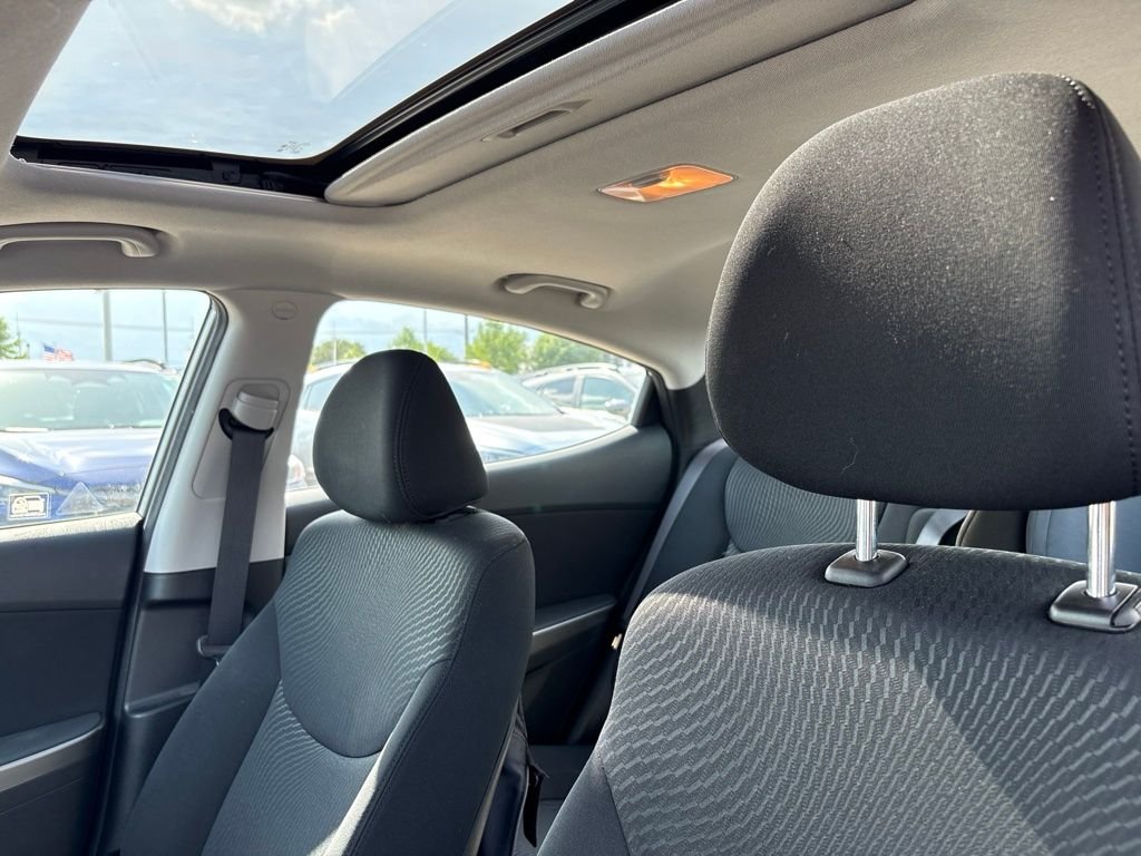 Used 2015 Gray Hyundai SE image 5