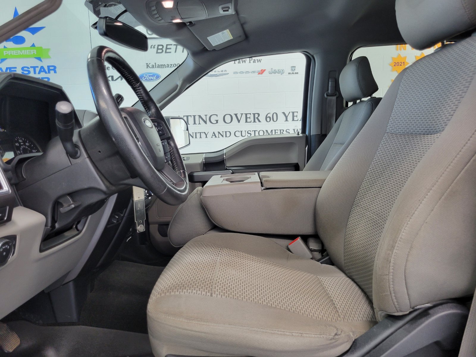 Used 2015 Silver Ford XLT image 8