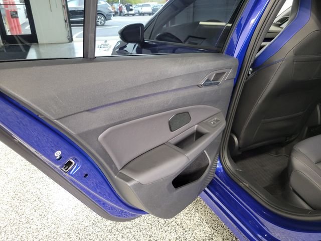 Used 2023  Volkswagen 2.0T image 21