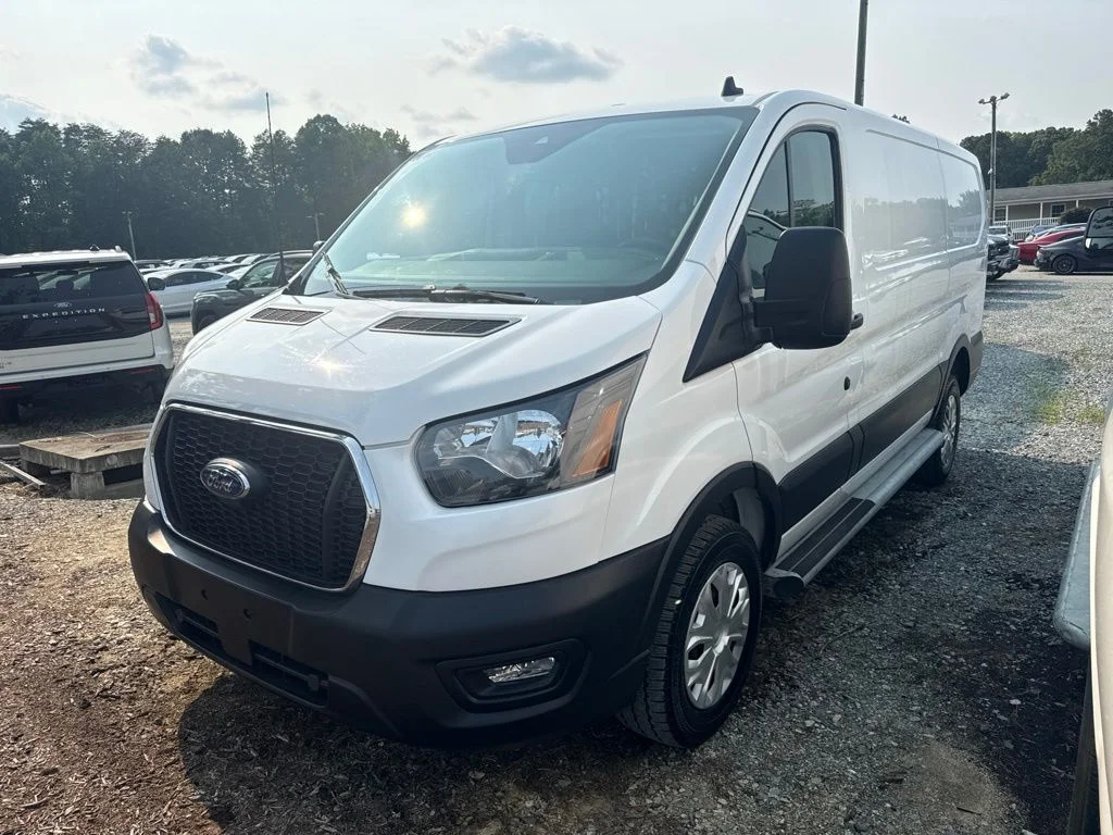 Used 2025 White Ford Base image 1
