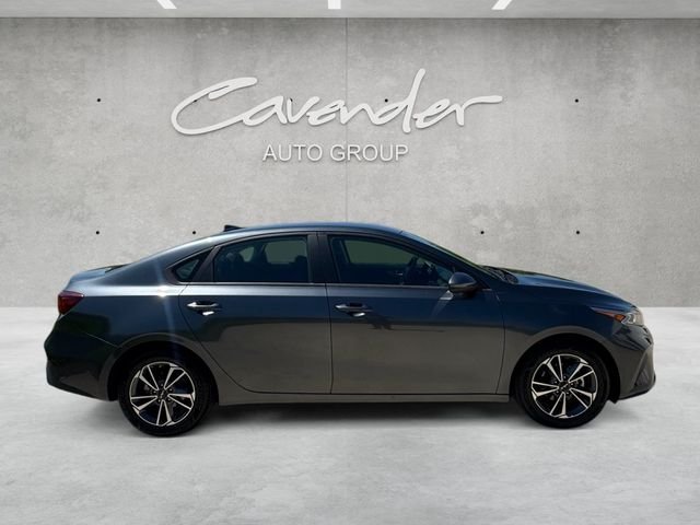 2024 Kia Forte LXS - Photo 17