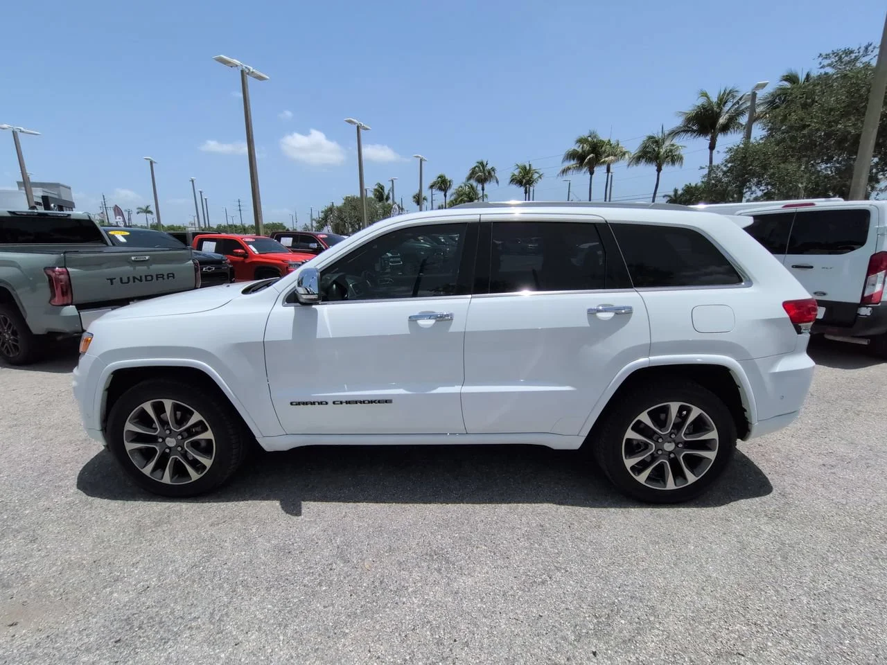 Used 2018 Bright White Clearcoat Jeep Overland image 8