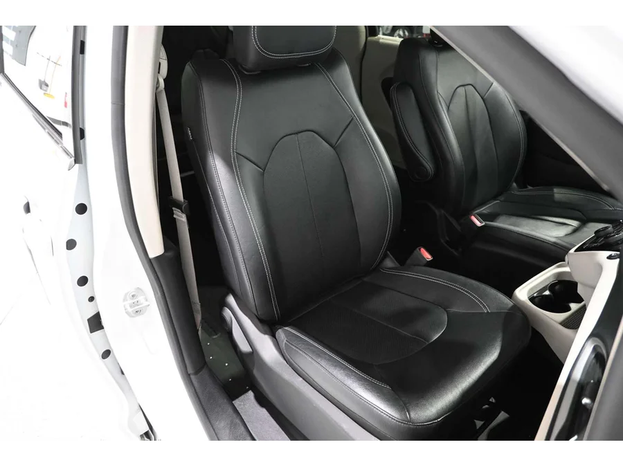 Used 2022 WHITE Chrysler Touring L Mobility Handicap Van image 16