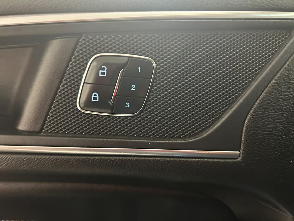 Used 2018 Silver Ford Titanium image 29