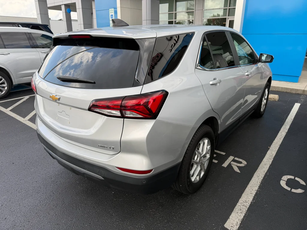 Used 2022 Silver Ice Metallic Chevrolet LT image 7