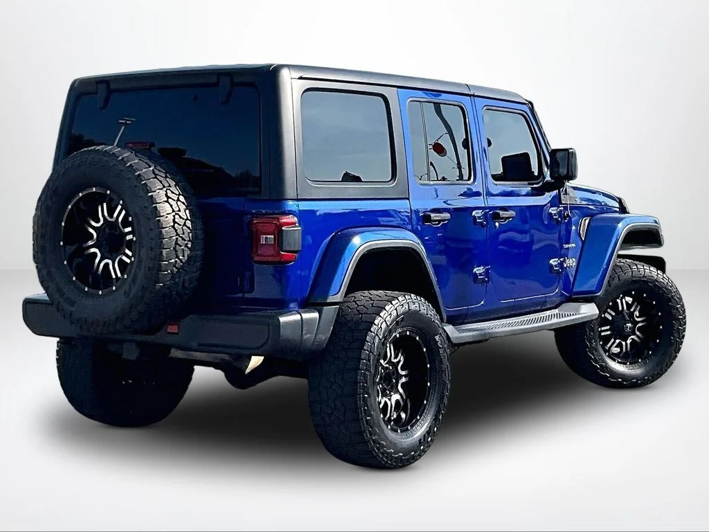 Used 2018 Blue Jeep Unlimited Sahara image 3