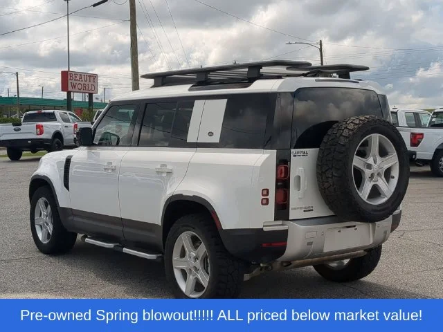 Used 2020  Land Rover SE image 11