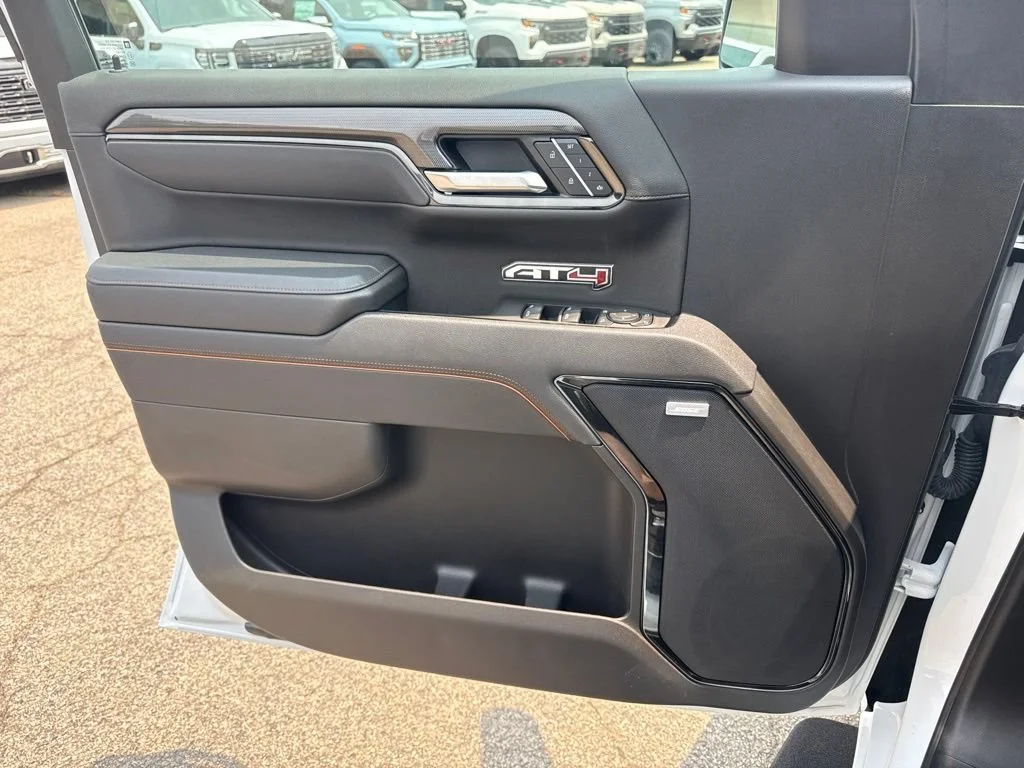 Used 2025 Summit White GMC AT4 image 30