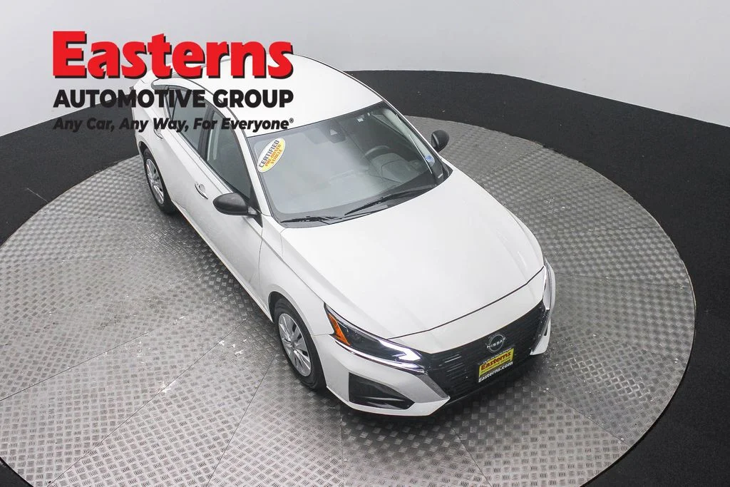 Used 2024 White Nissan 2.5 S image 3