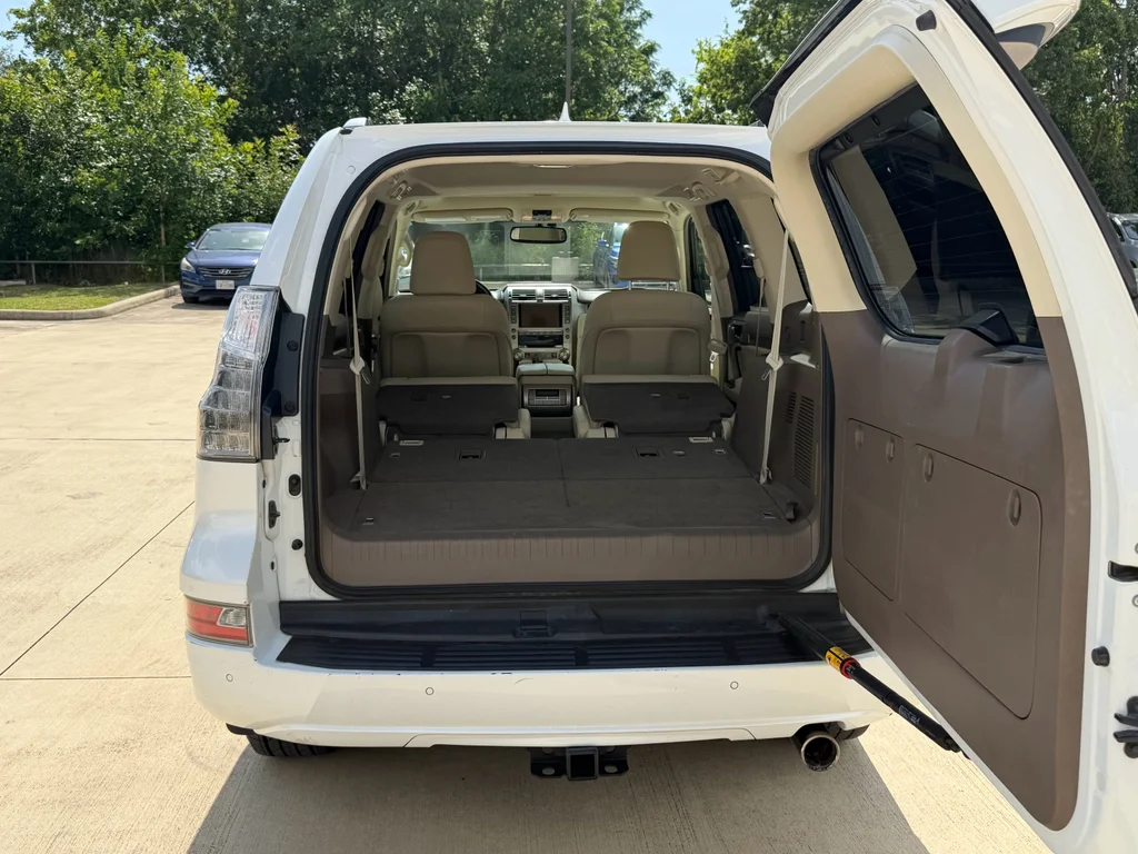 Used 2019 Starfire Pearl Lexus Premium image 31