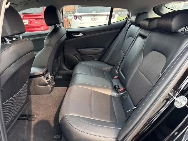 Used 2018 Black Kia  image 14