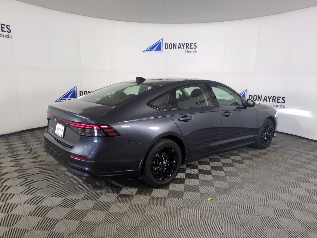 2025 Honda Accord SE - Photo 9