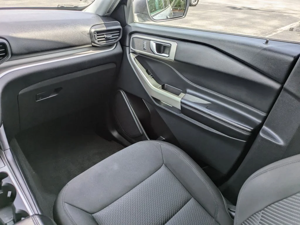 Used 2023 Silver Ford XLT image 19