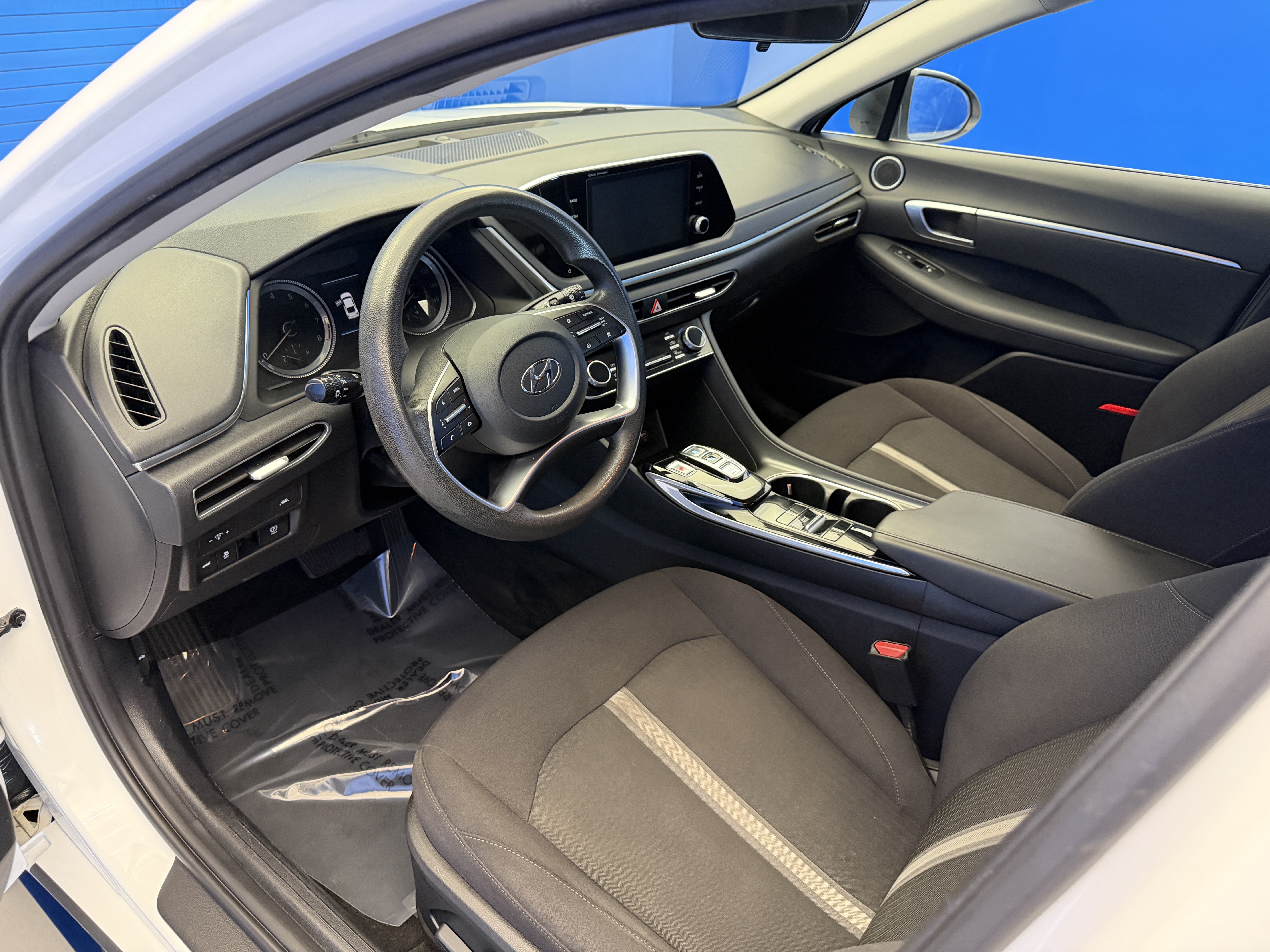 Used 2021 Quartz White Hyundai SEL image 11