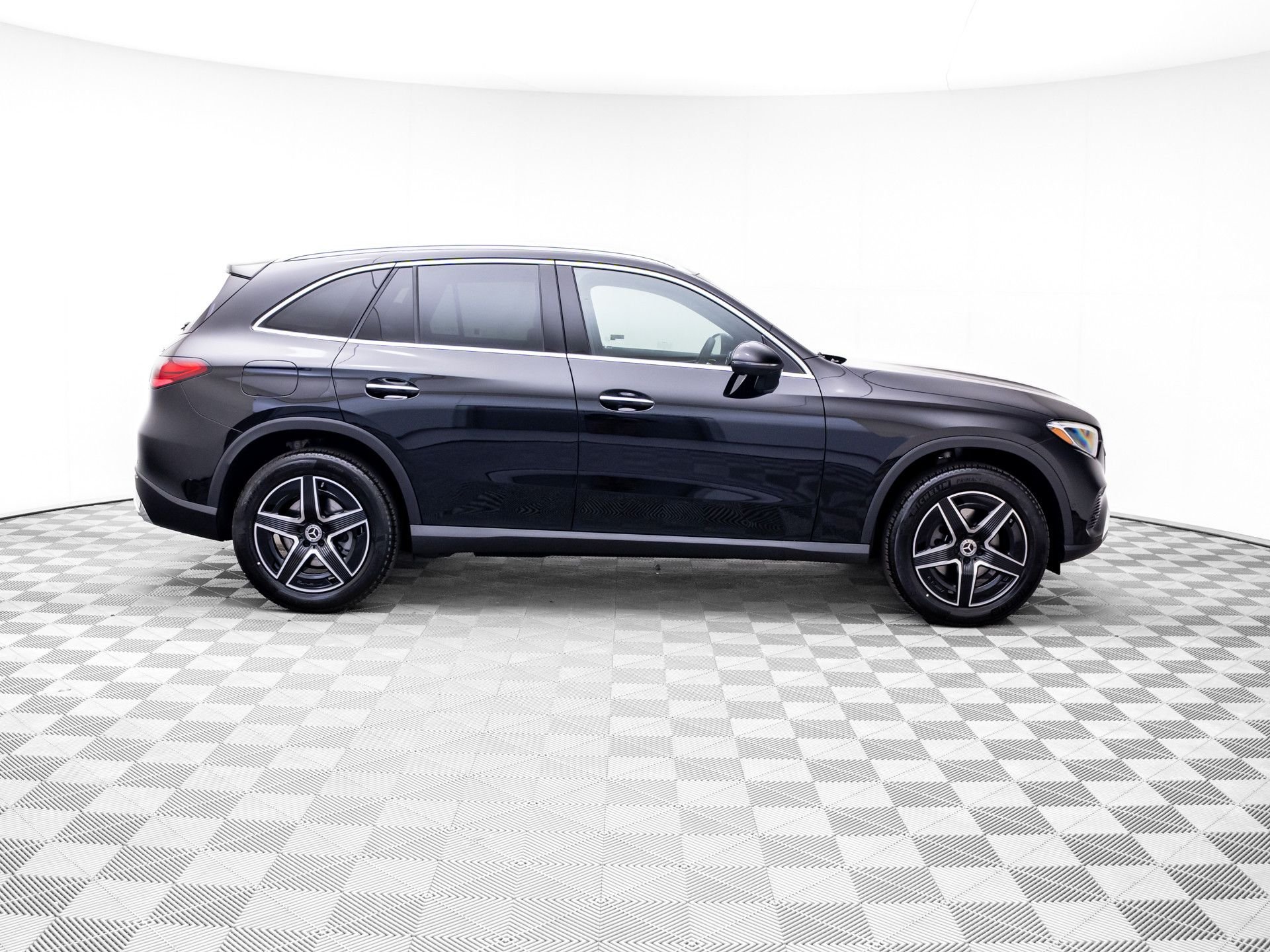 New 2026 Black Mercedes-Benz GLC 300 image 6
