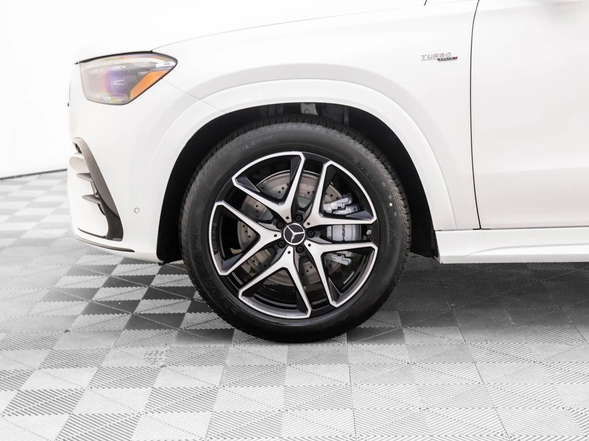 New 2026 White Mercedes-Benz GLE 53 AMG® image 36