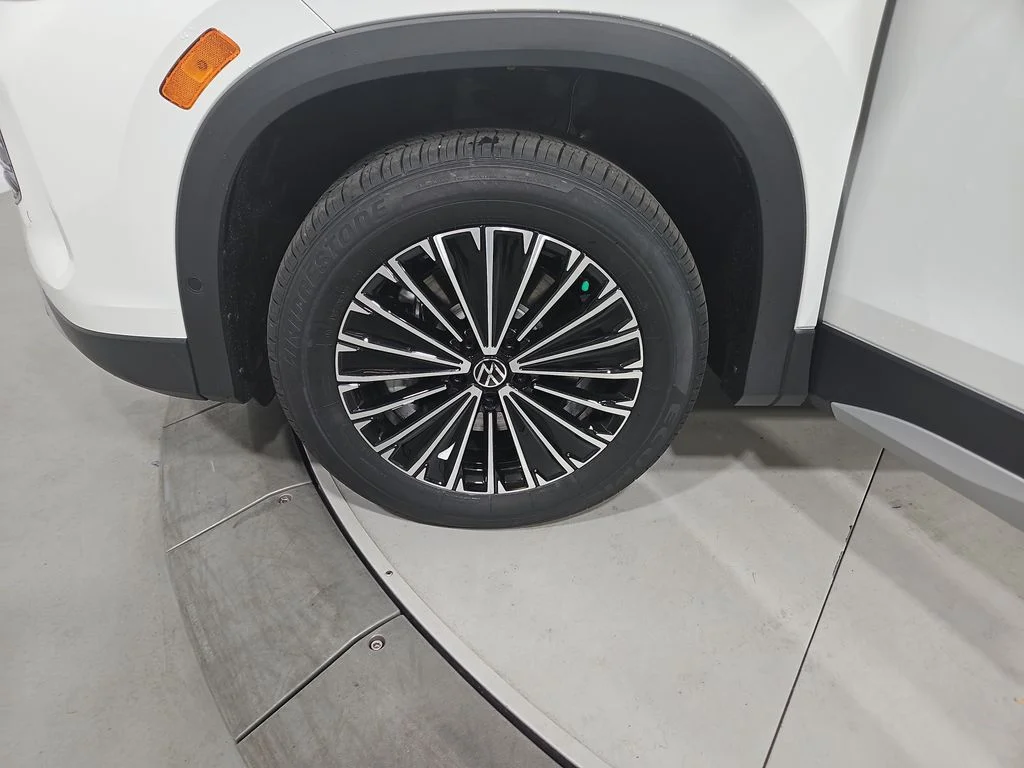 New 2026 White Volkswagen 2.0T S image 25