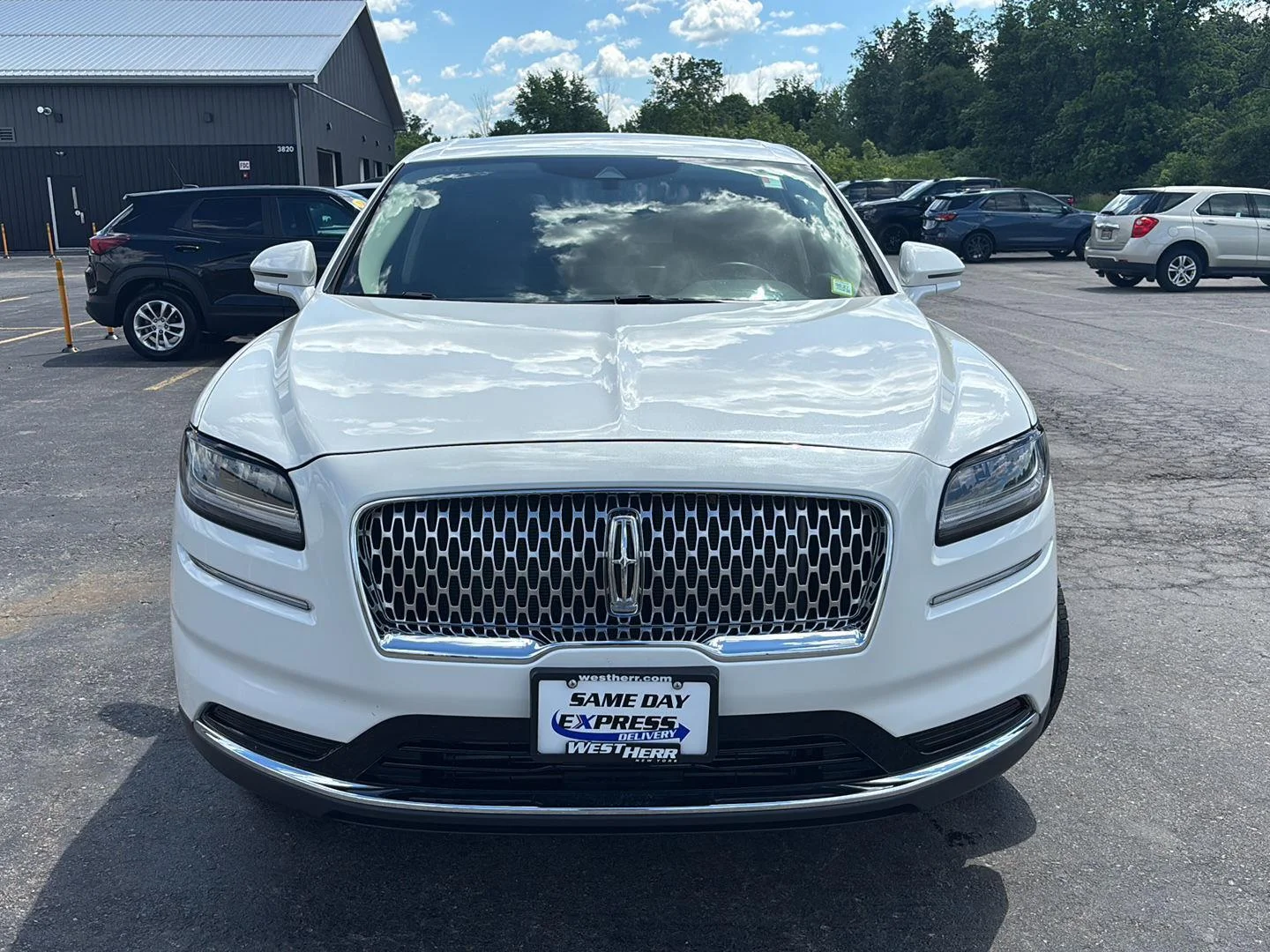 Used 2023 Pristine White Lincoln Standard image 2