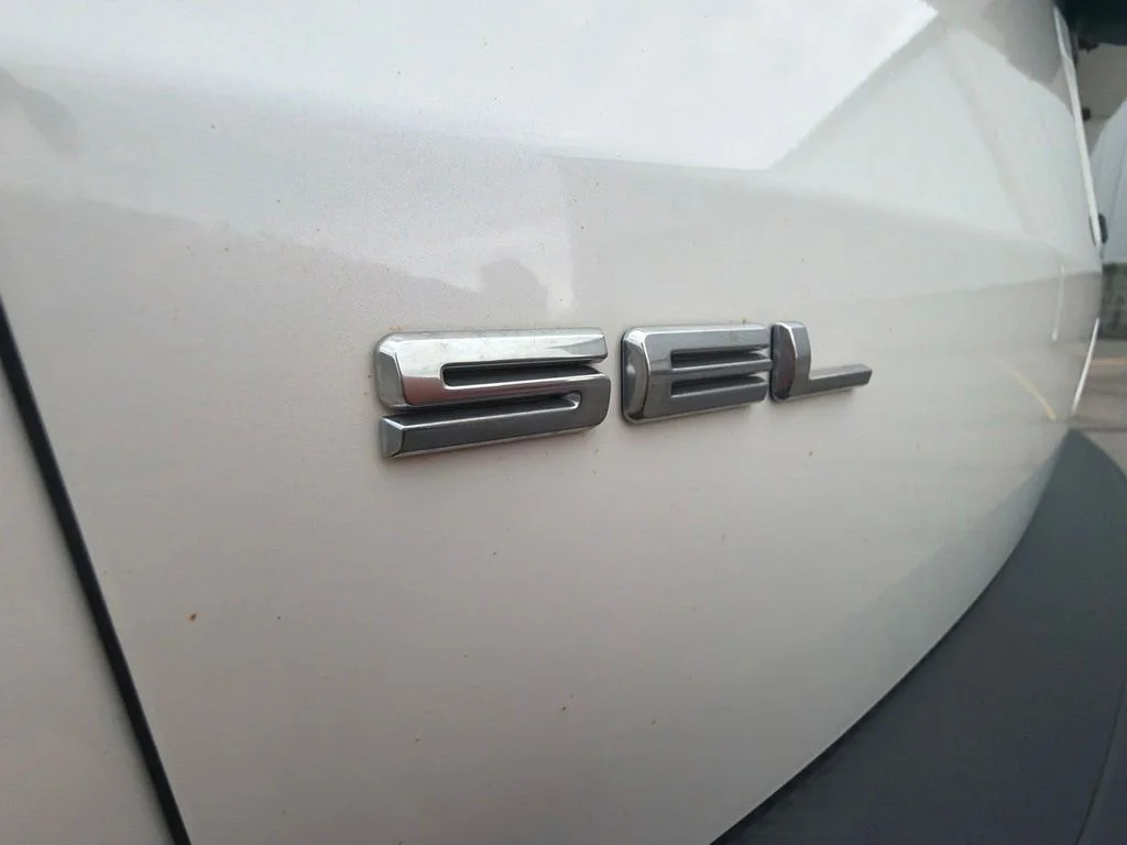 Used 2020 White Ford SEL image 10