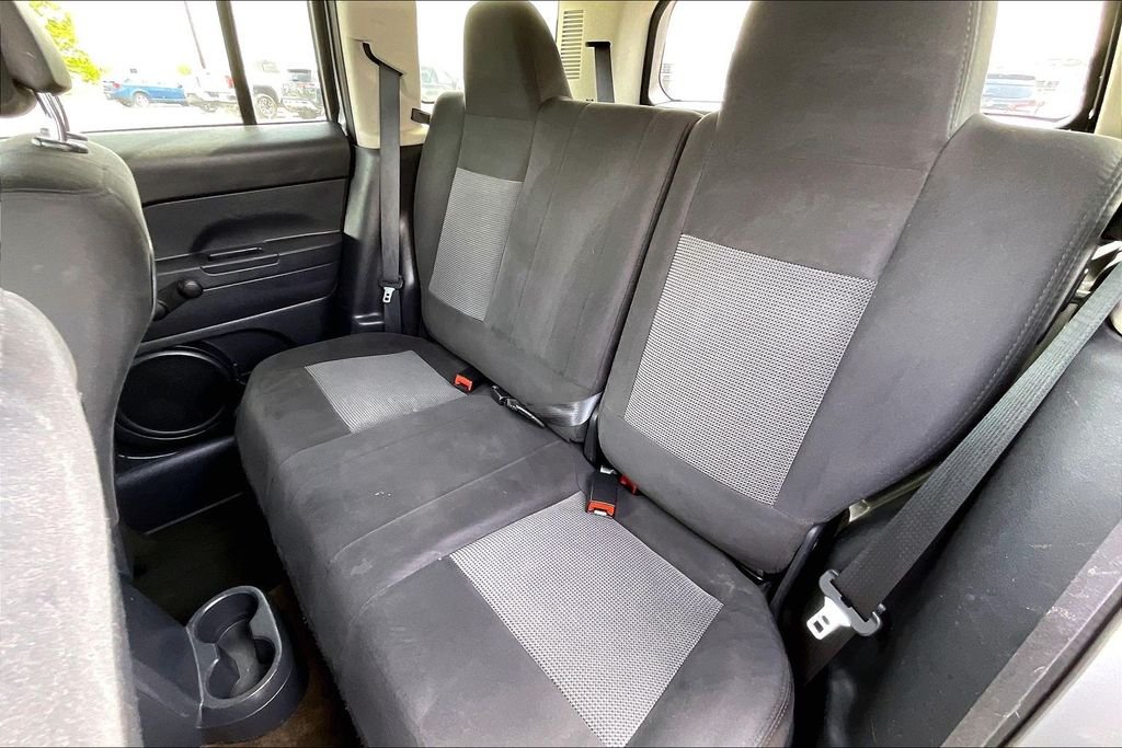 Used 2016 Maximum Steel Metallic Jeep Sport image 18