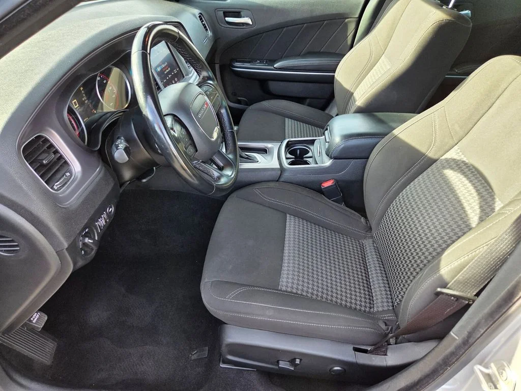 Used 2023 Silver Dodge SXT image 13