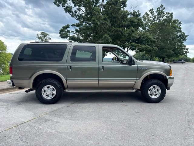 Used 2001 Green Ford Limited image 8