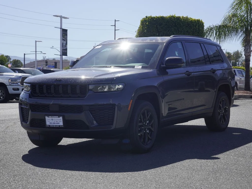 New 2026 Baltic Gray Metallic Clear-Coat Exterior Paint Jeep Altitude image 7