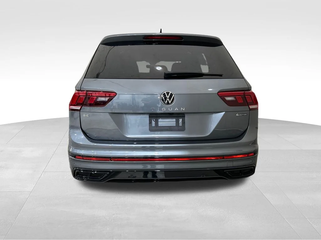 Used 2024 Gray Volkswagen 2.0T SE R-Line Black image 4