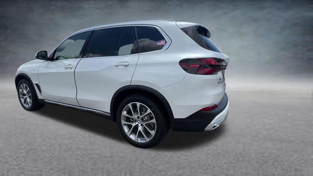 New 2026 Mineral White Metallic BMW xDrive40i image 9