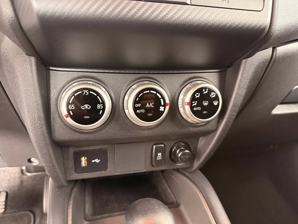 Used 2024  Mitsubishi 2.0 ES image 23