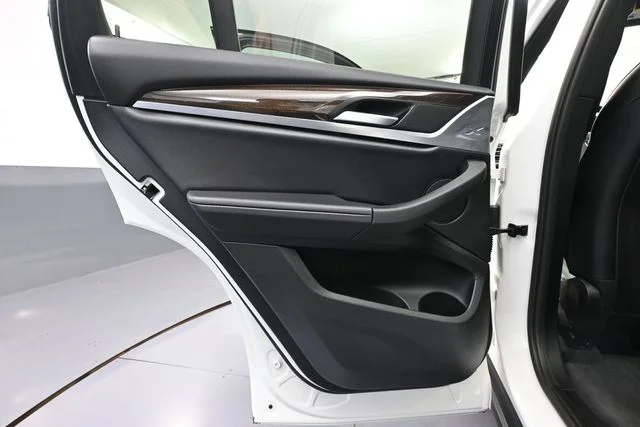 Used 2023 White BMW xDrive30i image 39