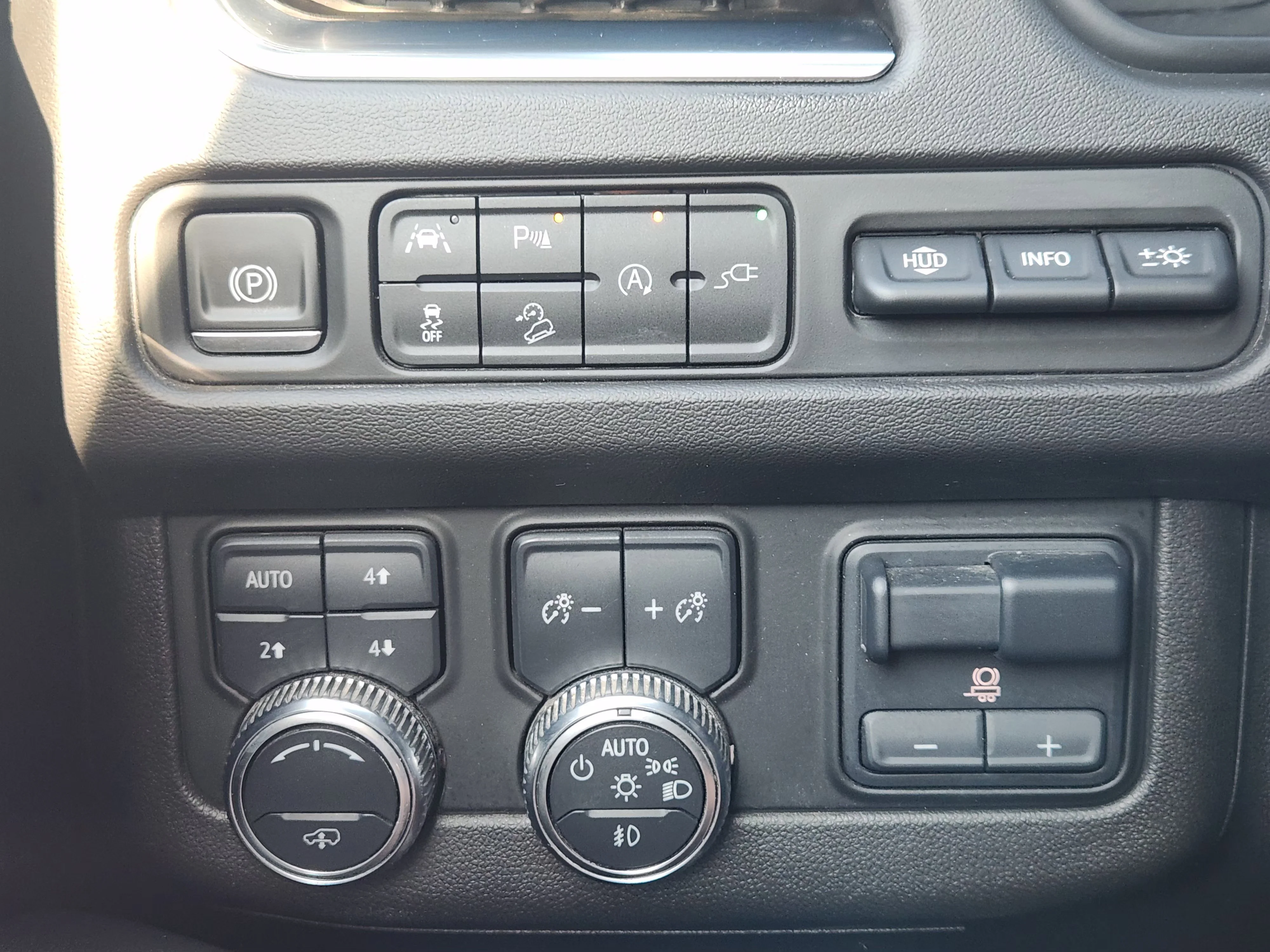 Used 2021 Onyx Black GMC AT4 image 23