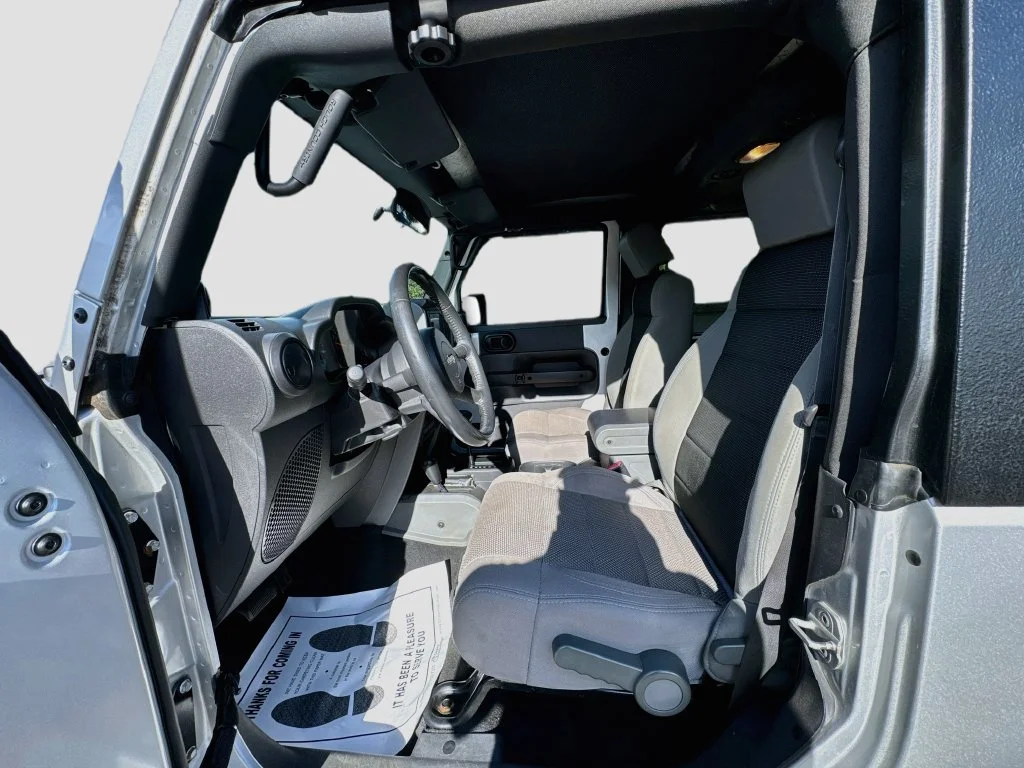 Used 2007 Silver Jeep X image 22