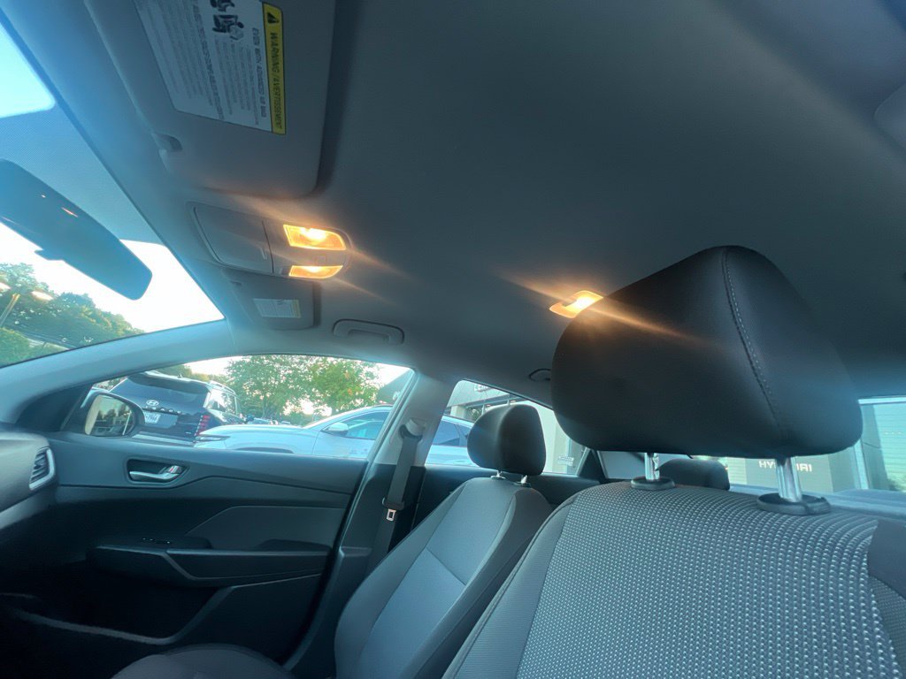 Used 2021 Silver Hyundai SE image 13