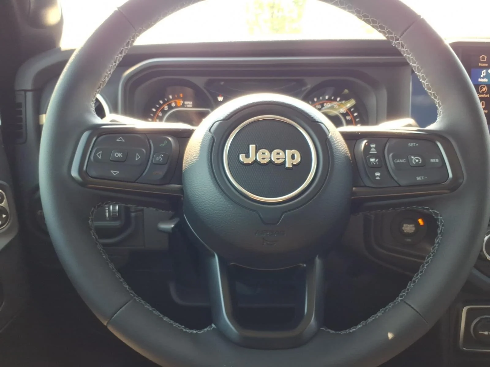 New 2026 Black Clear-Coat Exterior Paint Jeep Sahara image 25