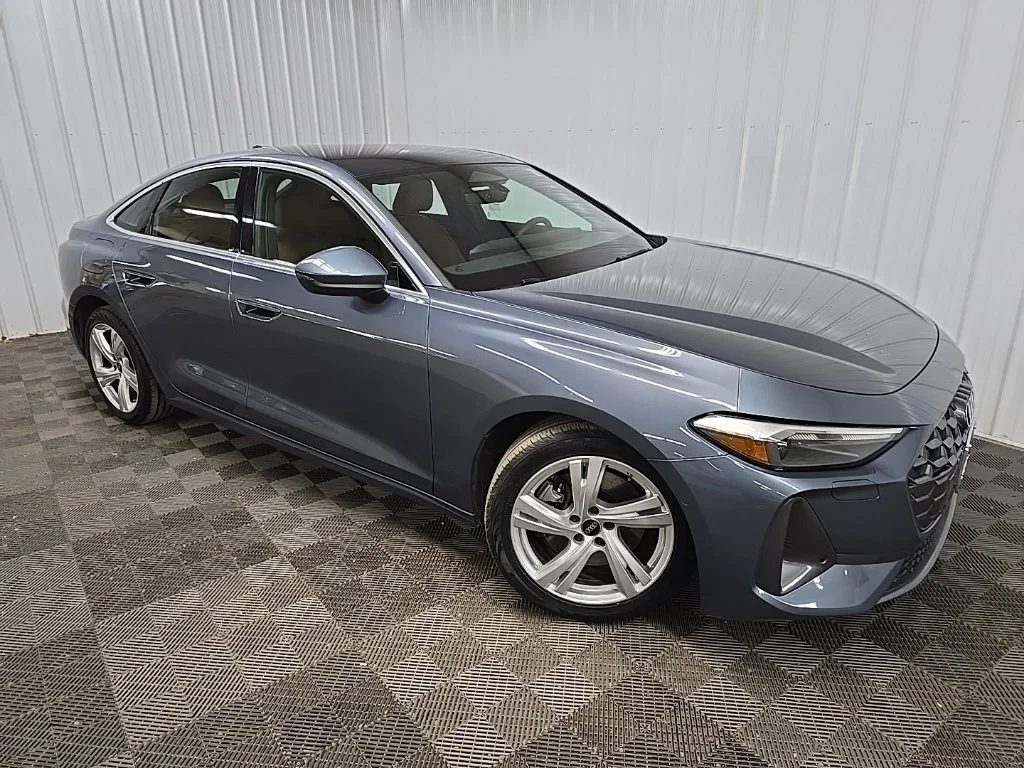 Used 2025 Horizon Blue Metallic Audi 2.0T Premium image 4