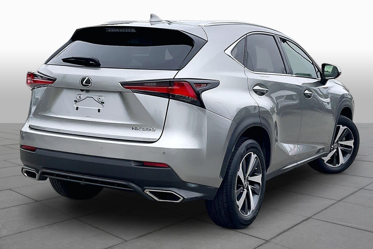 Used 2021 Atomic Silver Lexus  image 13
